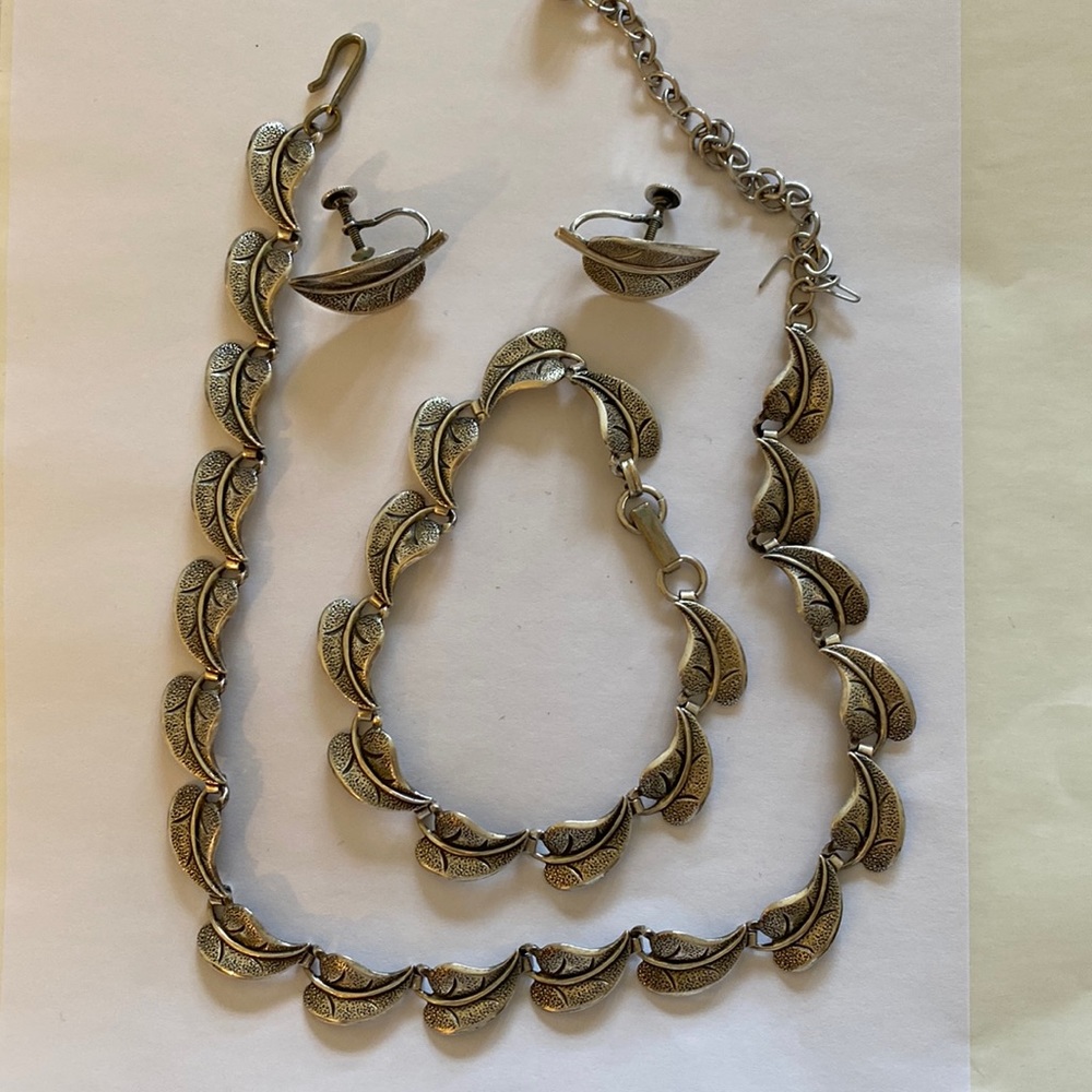 VINTAGE DESIGNER “BEAU STERLING “LEAF THEMED JEWELRY SET